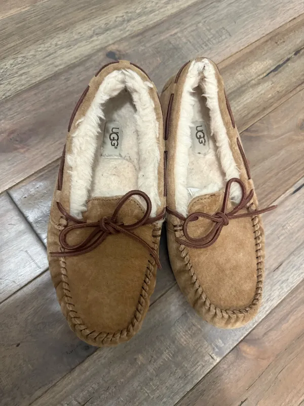 UGG Slippers  - Image 2