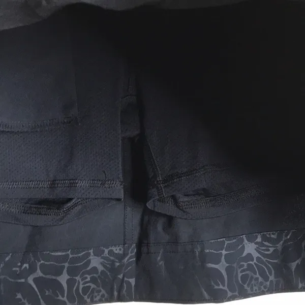 Orvis Womens Lightweight Rose Embossed Skort Shorts‎ Elastic Waist Black Size M - Image 4