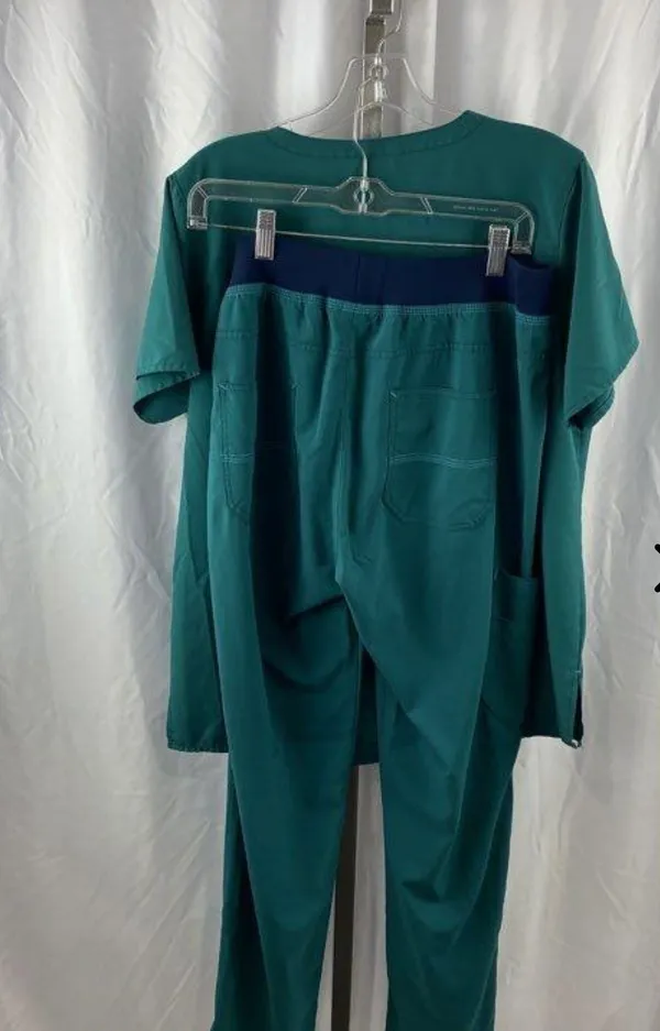 Carhartt Medical Top with Blue Trim and bottom is a size Large. - Image 2
