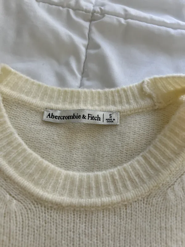 Abercrombie Sweater - Image 3