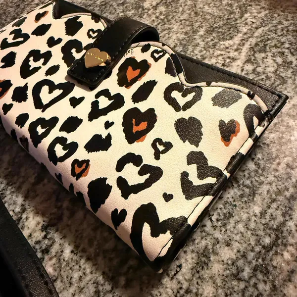 Betsey Johnson Leopard Heart Print Wristlet Wallet Detachable Strap NWT - Image 5