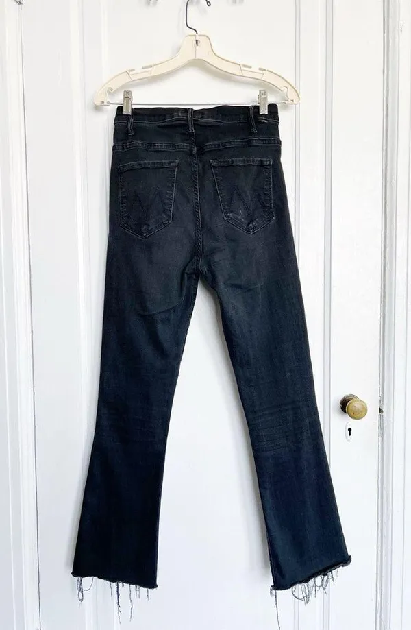 MOTHER • The Hustler Ankle Fray jeans washed black Not Guilty bootcut flare crop - Image 14