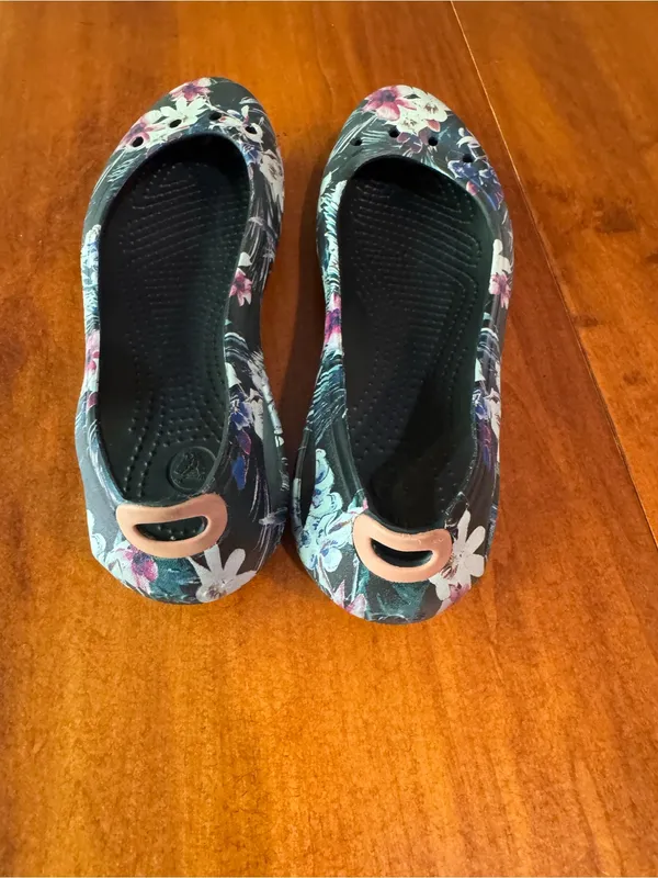 CROCS Floral Black Slip-On Flats with Pink & White Blooms - Image 2