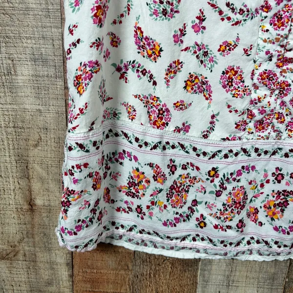 Old Navy White Floral Paisley Rayon Flutter Sleeve Button V-Neck Blouse Boho M - Image 2
