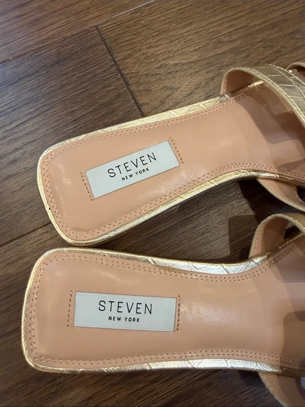Seven NYC Metallic Gold Harlien Slide Sandal Size 9 - C30-116 - Image 2