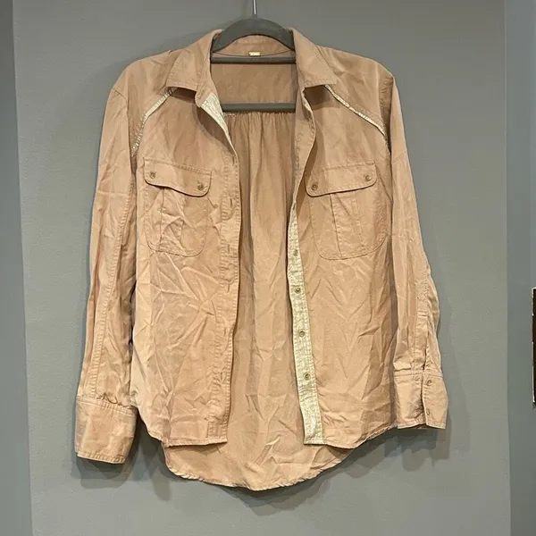 FREE PEOPLE Off Campus Button Down‎ Top in blush pink silver trim - Image 4