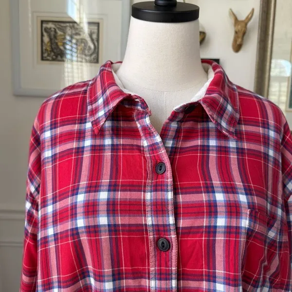 L.L. Bean Women's Fleece-Lined Flannel Shirt Button Up Red Blue Plaid $90 3X - Image 3