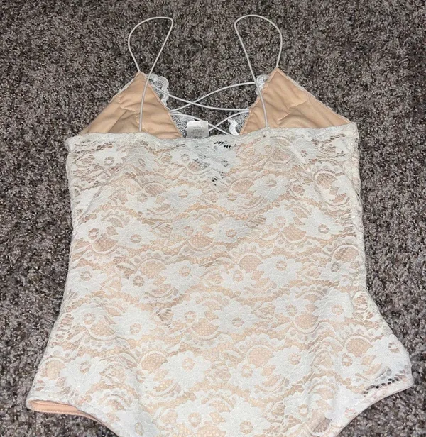 Windsor White Lace Bodysuit - Image 4