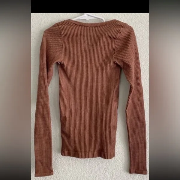 Free People Intimately Clean Slate Seamless Long Sleeve Top. Size M/L - Image 4