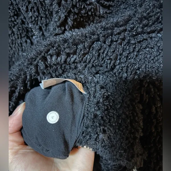 Lululemon Textured Black fleece 1/2 Zip - Image 4