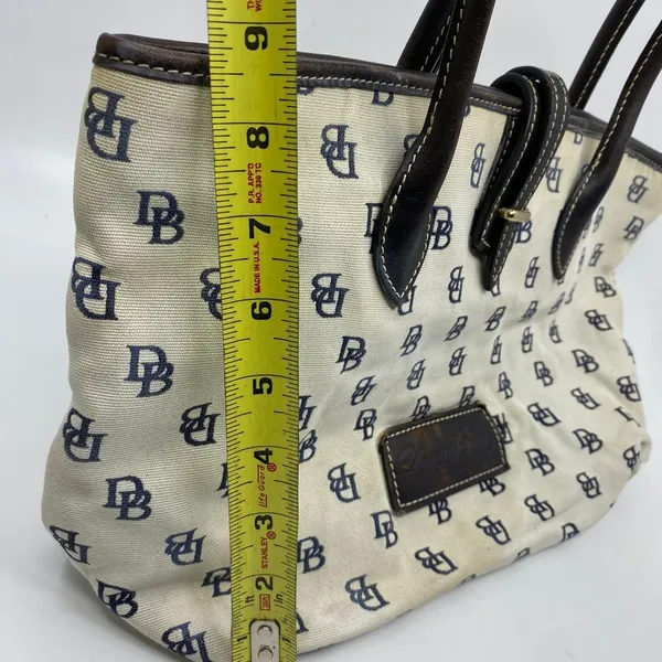 DOONEY & BOURKE White Medium Shoulder Bag - Image 3