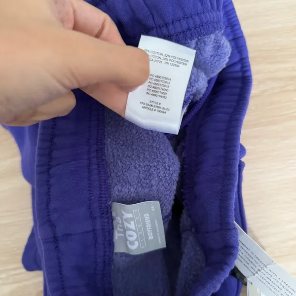 Aritzia TNA XS NEW Cozy‎ Fleece Cargo Shorts Electric Purple Comfy Lounge - Image 5