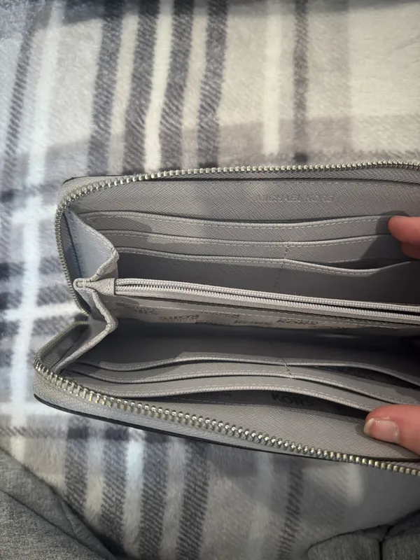 Michael Kors Wallet - Image 4