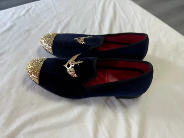 JITAI Men's Navy Blue Velvet Loafers - Gold Spiked Toe & Winged Sword Emblem - Size 10 - Image 5