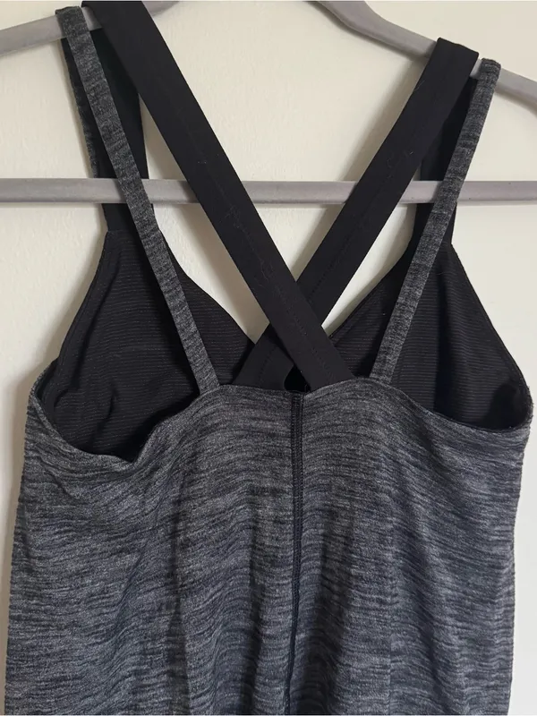 Lululemon Run For The Gold Tank Top Black Heathered Gray Bra Women’s Size 6 - Image 8