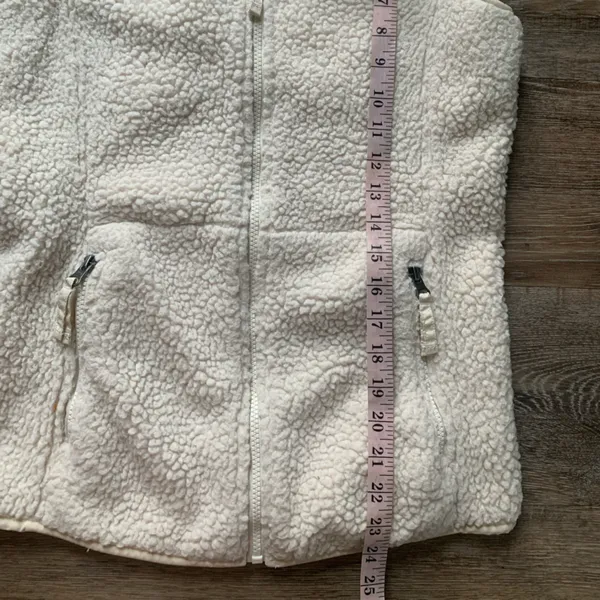 Columbia Off-White Sherpa Fleece Vest S - Image 7