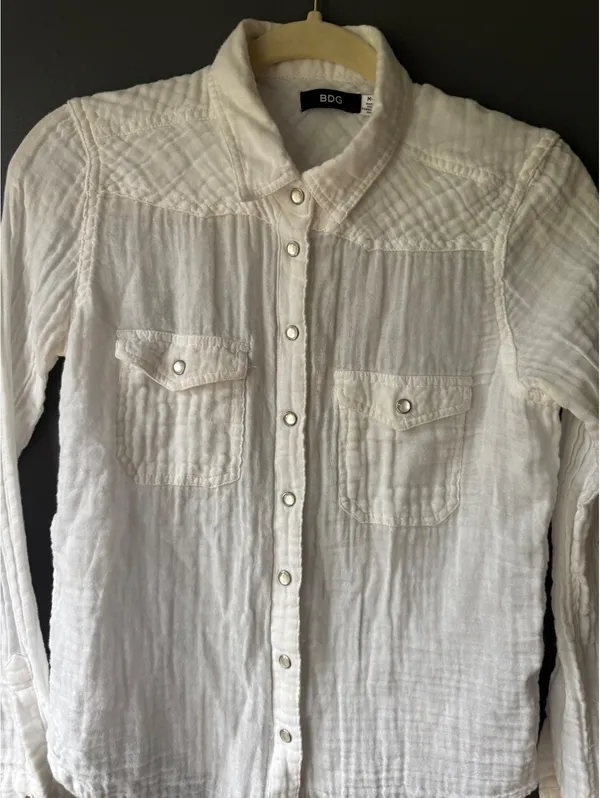 BDG White Button-Up Long Sleeve Shirt, Medium - Image 4