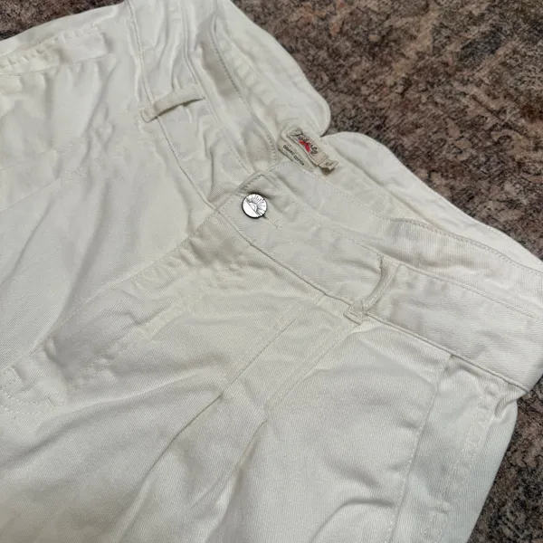 Faherty Rikki Organic Cotton High Waisted Shorts Cream White XL - Image 4