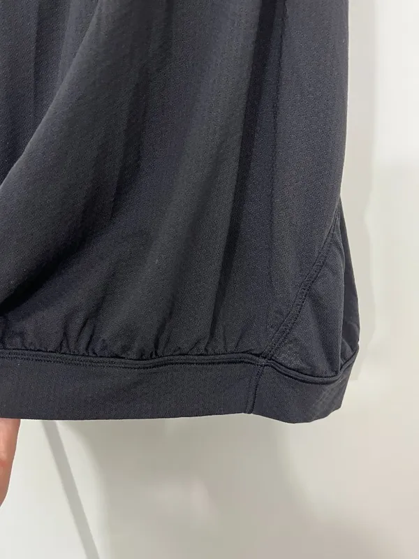Lululemon Size 6 Black Nouveau Limits Built-In Shelf Bra Layered Tank Top - Image 3