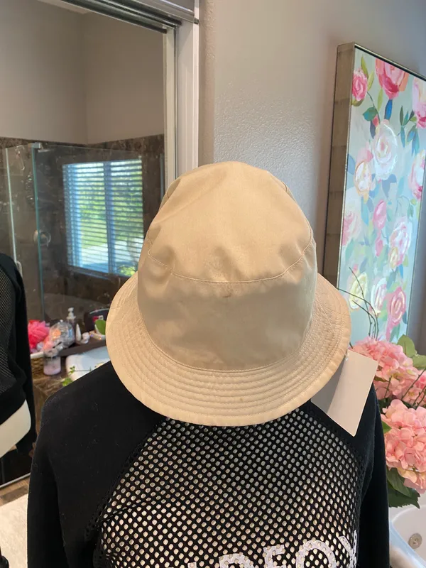 Burberry Reversible Bucket Hat - Image 5