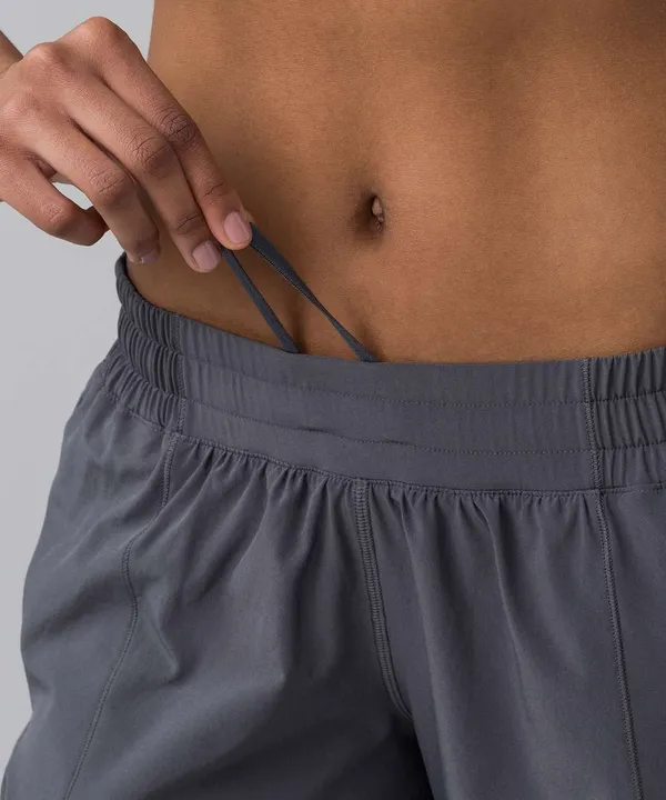 Lululemon Hotty Hot Low-Rise 2.5" Shorts Dark Grey - Image 4