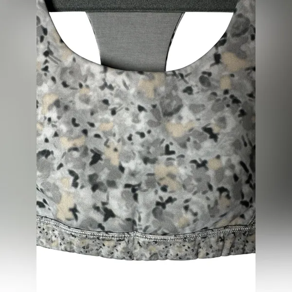 Lululemon‎ Top Speed Bra Size 6 Petite Fleur Silver Spoon Gray Print - Image 5