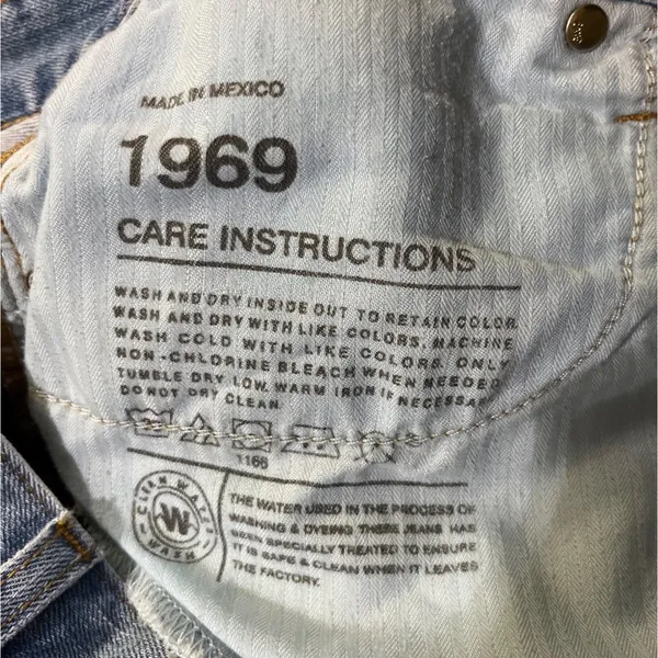 Gap 1969 Boyfriend Denim Shorts 30/10 Split Hem Used - Image 13