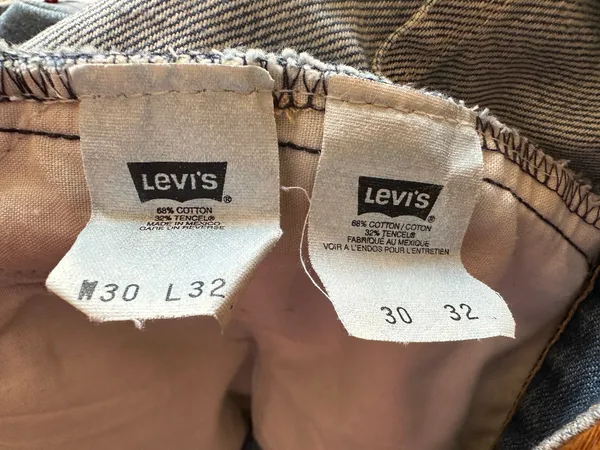 Vintage Levi's bush high waist jean shorts Wmns W30 - Image 5