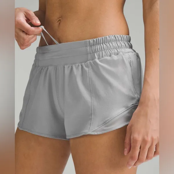 Lululemon Hotty Hot Low-Rise Lined Shorts 2.5” in Rhino Grey Size 10 - Image 4
