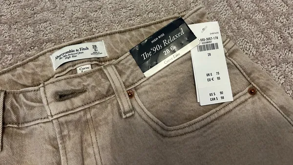 Abercrombie High-Rise Jeans - Image 2