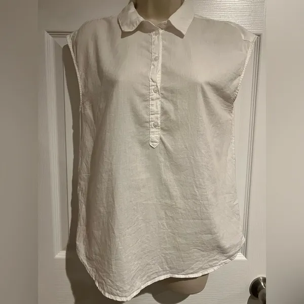 H‎ & M White Collar 5 Button Sown V Neckline Cotton Blouse Women’s Size 4 - Image 5