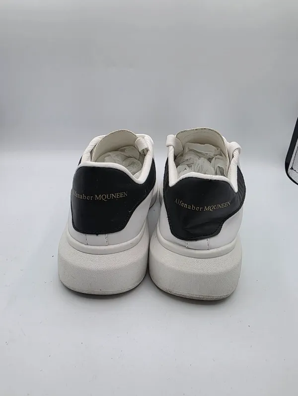 Women's Oversized Colorblocked Sneakers White Black Size 10 Minimialistic - Image 5