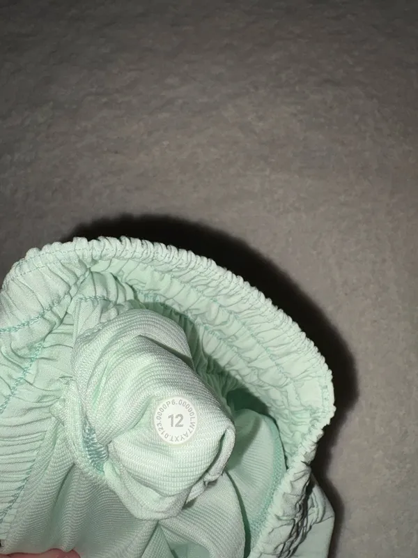 Lululemon Gotta Hot 4" Shorts - Image 4