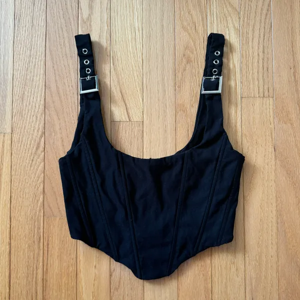 White Fox Black Top - Image 3
