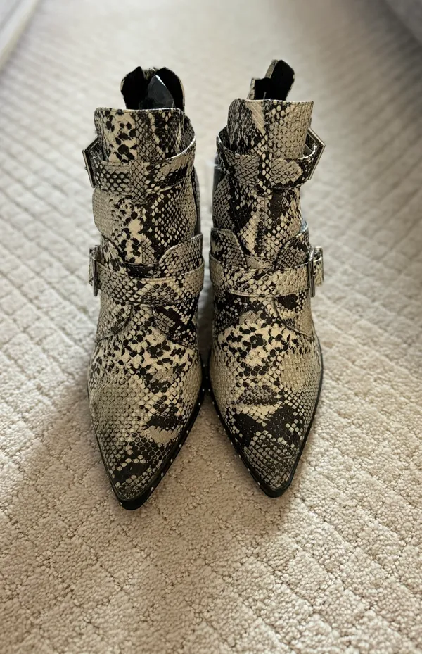 Qupid Snakeskin Western Booties - Image 4