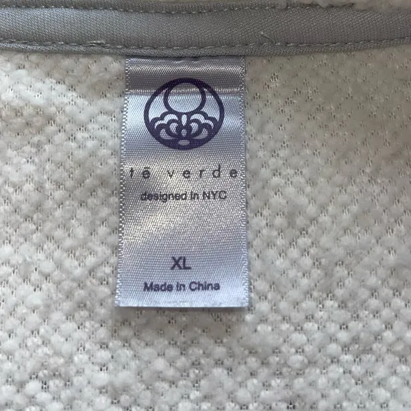 1/4 Sherpa pullover Size XL - Image 3