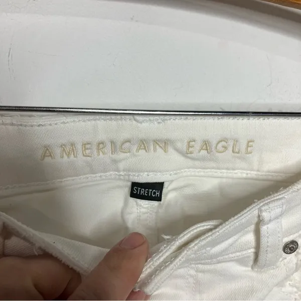 American Eagle‎ Outfitters white Mom Straight Jeans size 10 - Image 6
