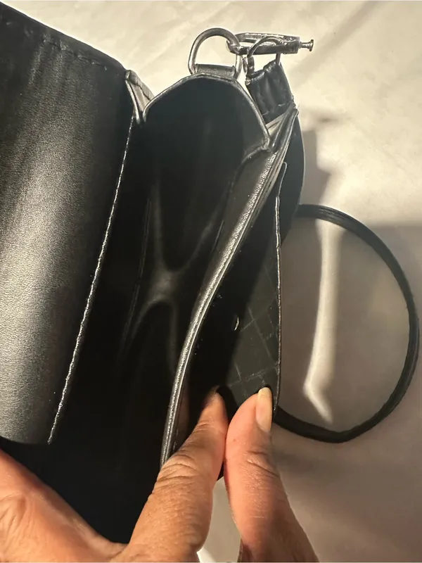 Black Quilted Crossbody Bag with Adjustable Strap - Image 5