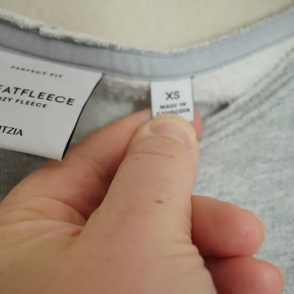 Aritzia Size XS Sweatfleece Cozy Fleece Perfect Fit Sweatshirt Heather Grey - Image 4