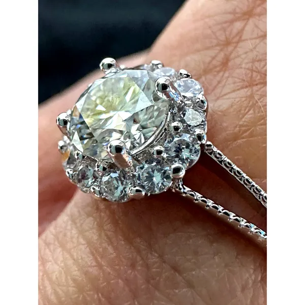 1 carat Moissanite Round Cut Ring with Accents Size 8 - Image 14