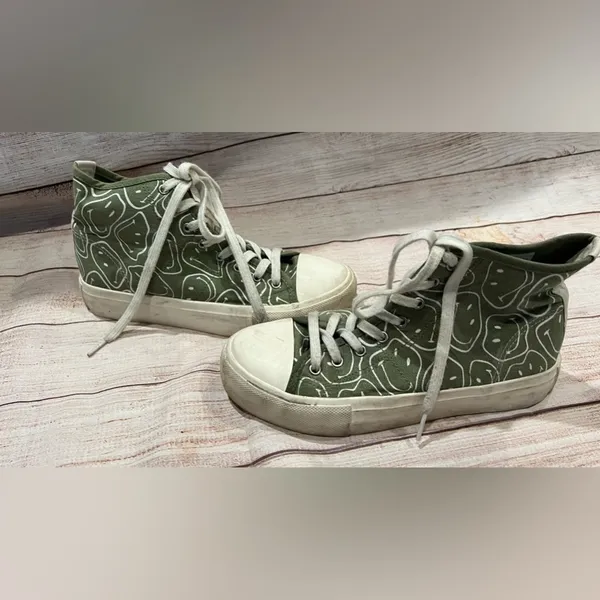 The Smiley® company High-Top green Sneaker size 8 American Eagle. - Image 5