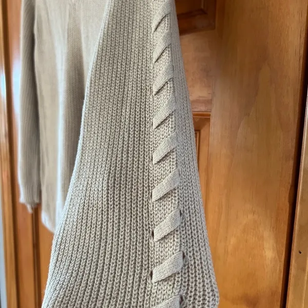 American Eagle Cable Knit V Neck Sweater Laced Sleeve - Image 2