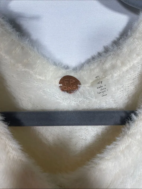 Free People One Womens Ivory Fuzzy Soft Cardigan Sweater Small Oversized Slouchy - Image 2