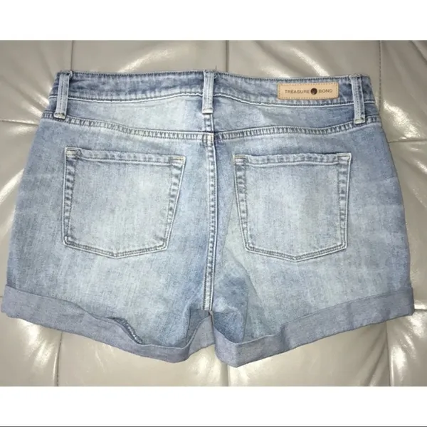✨ Treasure and Bond Cuffed Boyfriend Shorts✨ - Image 5