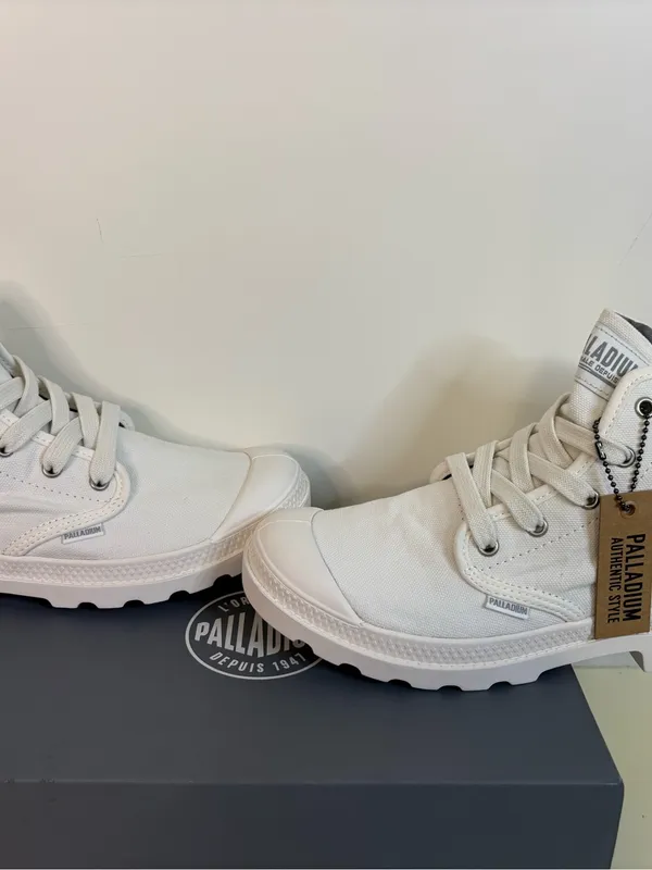NWT Palladium Pampa Hi Canvas Boots - Star White colorway 8.5 - Image 7