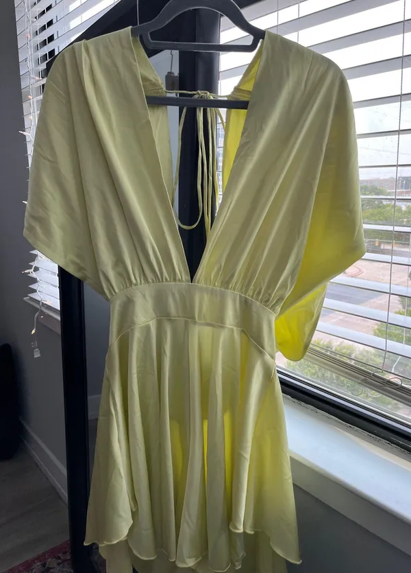 Boutique silk yellow romper - Image 7