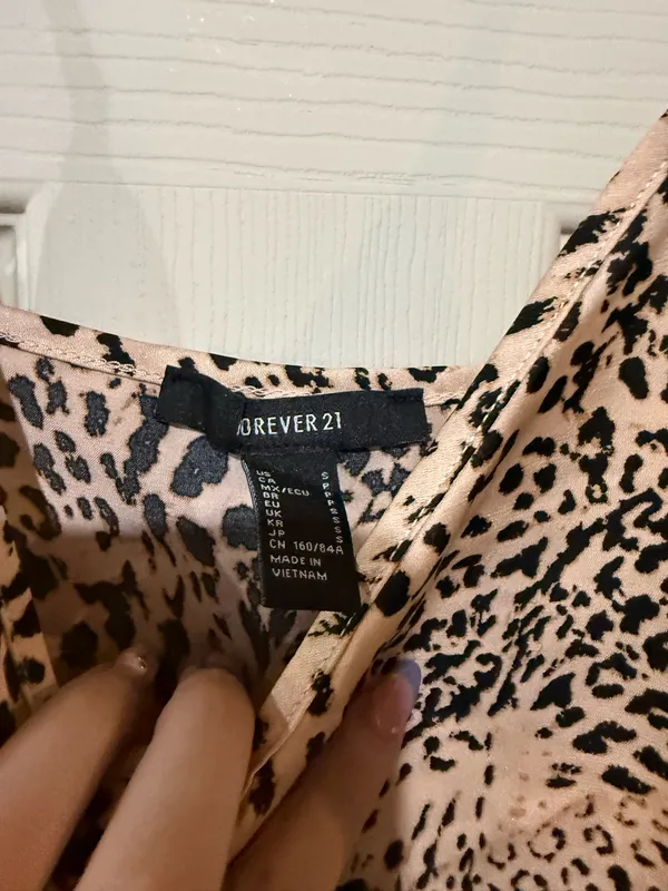 Forever 21 Tank Top Cropped - Image 3