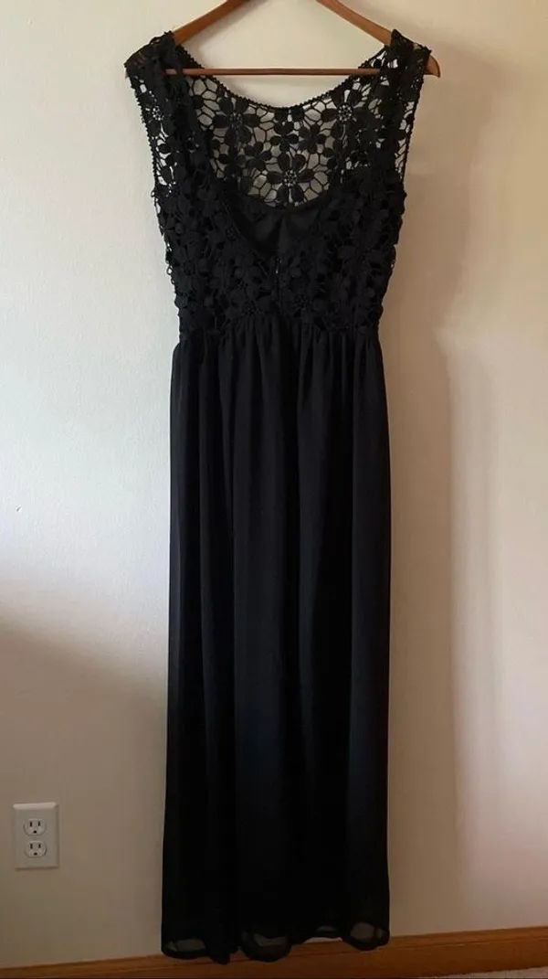 Black Lace Maxi Dress Size M - Image 2