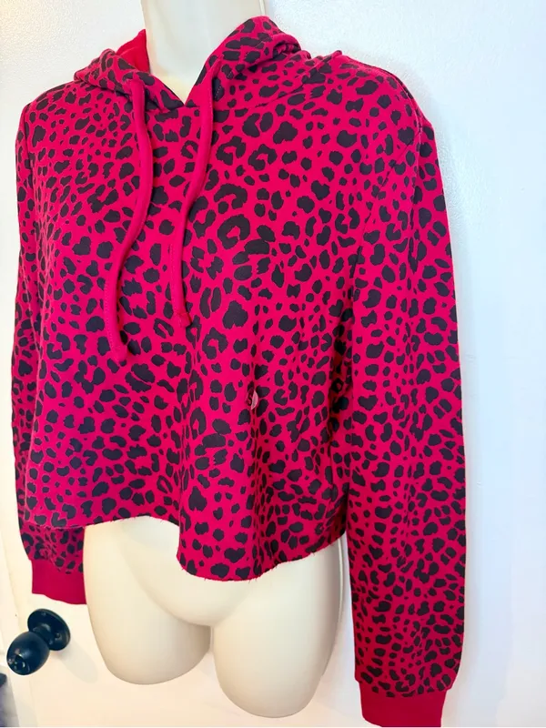 NWT True Religion Red Leopard Print Cropped Hoodie Size Small - Image 4