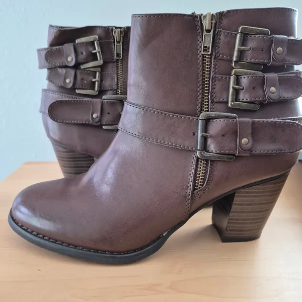 Cathy Jean brown booties size 10 - Image 2